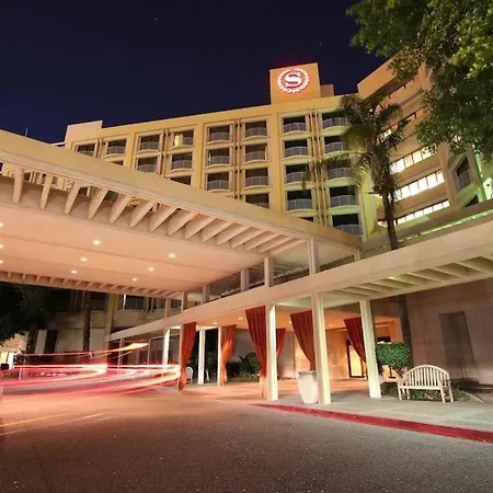 Sheraton Crescent Hotel-3