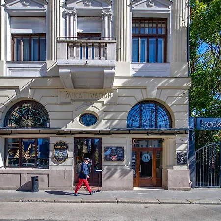 Hotel Mika Downtown-3