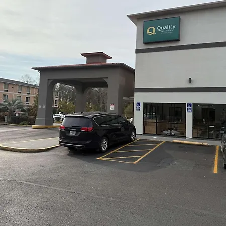 Quality Inn & Suites Biloxi - Ocean Springs-3