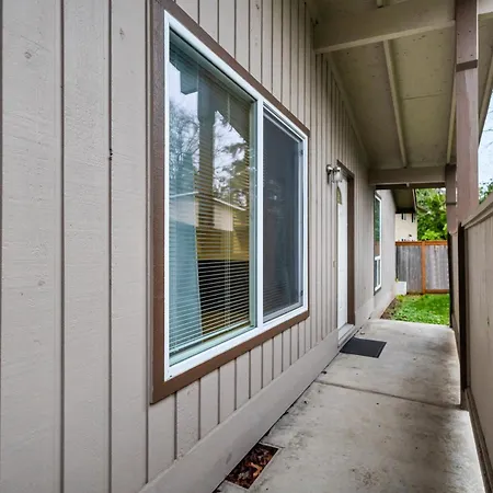 Central Bellevue Entire Home Near Downtown & I-90-3