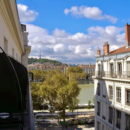 Okko Hotels Lyon Centre-3
