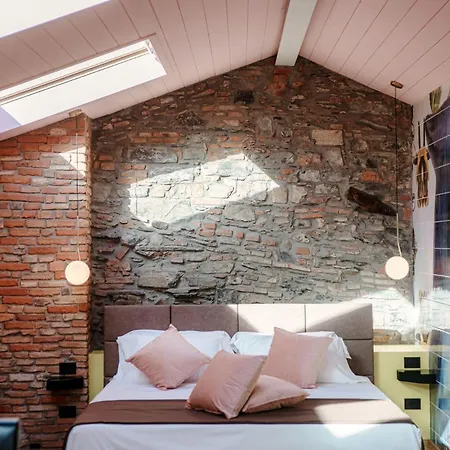 Aurum - Como Luxury Suites-3