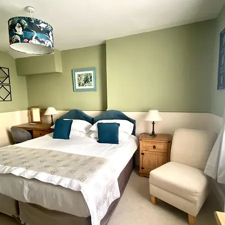 Buckingham Lodge Guest House-3