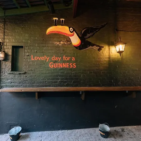 The Crown Pub & Guesthouse-3