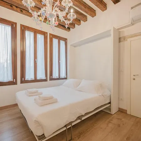 Rialto Suite 707-2