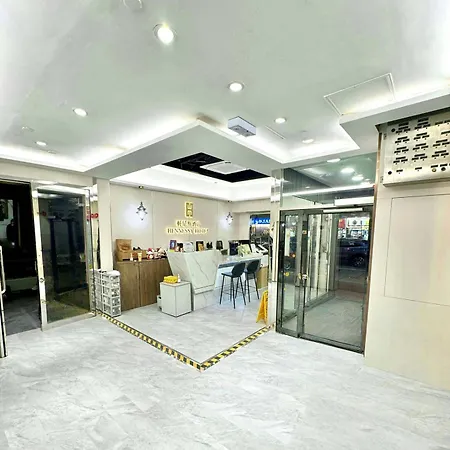 Hennessy Hotel-3