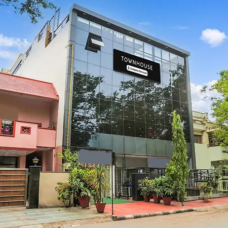 Super Townhouse Vikaspuri-3