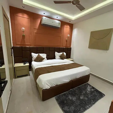 Divine Hotel-3