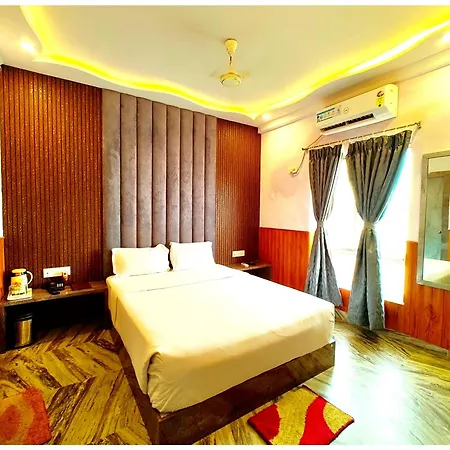 Hotel Dreamland Puri - All-Room-Sea-Facing-With-Attached-Balcony- New Marine Drive Road Puri - Lift-Wifi-Parking-Restaurant Facilities-2