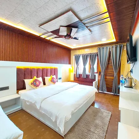 A Premium Hotel Sangita Palace - A Luxury Room With Lake View And Balcony - With Newly Decorated - Wifi - Room Service - Parking Available - Best Luxury Hotel In Nainital-2