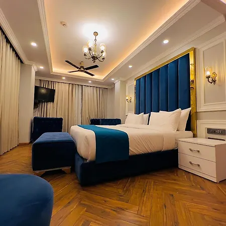 Claret Inn & Suites - Dalhousie-3