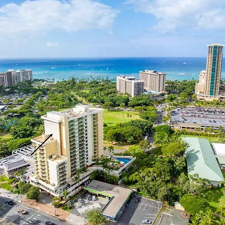 Studio Private Owned At Luana Hotel & Suites, Partial Ocean & City View, No Resort, And Valet Parking 40 A Day Reduced In Room Rate!!!-3