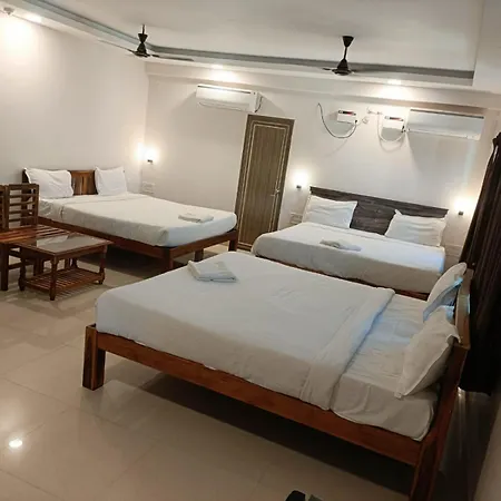 Rani And Rani Hotel Rooms-3