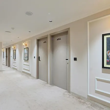 Hotel Royal Town-3