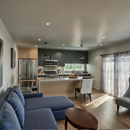 Hollywood Homes Free Parking Close To All Things La-3
