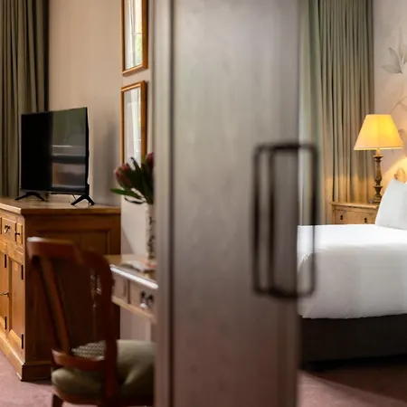 The Russell Boutique Hotel-3