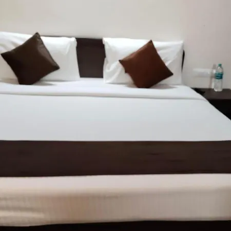 The Hotel Royal Plaza Koyambedu-3