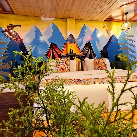 Resort Apple Flower By Rohtang Family Hotels- Balcony & Mountain View, Near Mall Road, Personal Parking-2