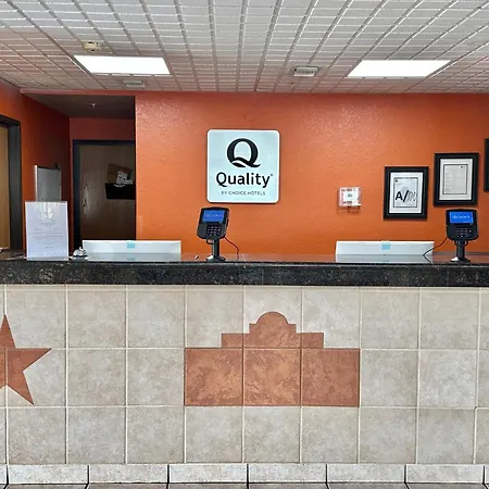 Quality Suites San Antonio Brooks City Base-3