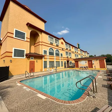 Quality Suites San Antonio Brooks City Base-2
