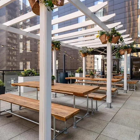Radisson Hotel Manchester City Centre, A Verified Net Zero Hotel-3