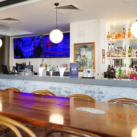 Crown Hotel Surry Hills-3