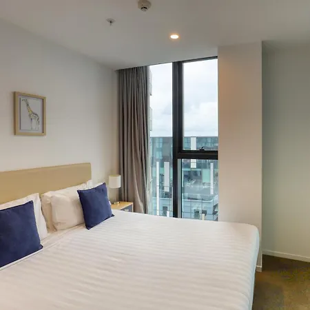 Ramada Suites By Wyndham Victoria Street West-2