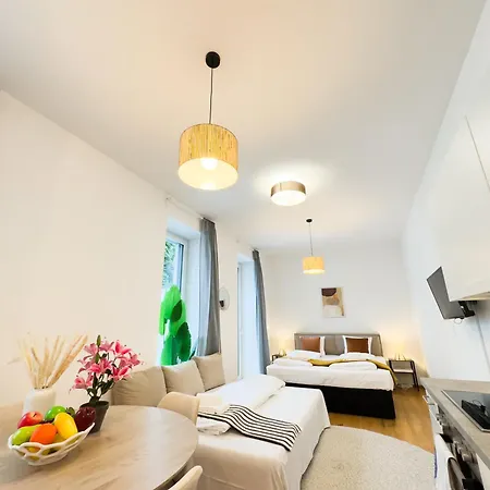 Vienna Hills Living-3