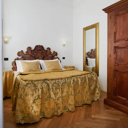 Charles Bridge Palace-3