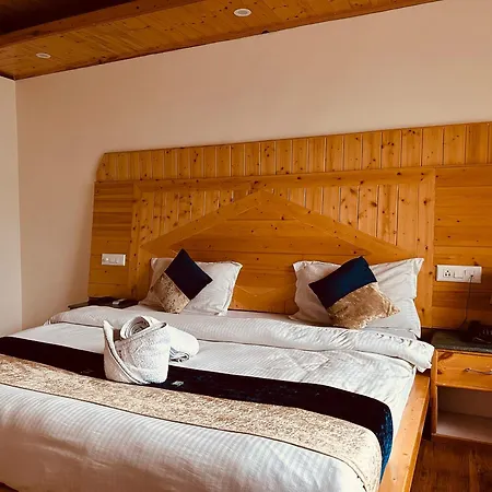 Hotel Pine Grove-2