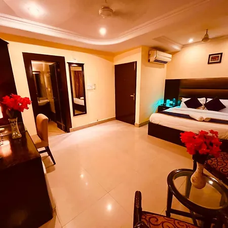 Reo Classic, Near Haridwar Railway Station & Bus Stand-3