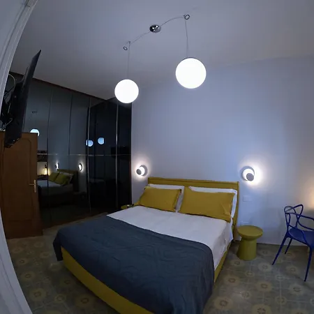 Suite 41-2