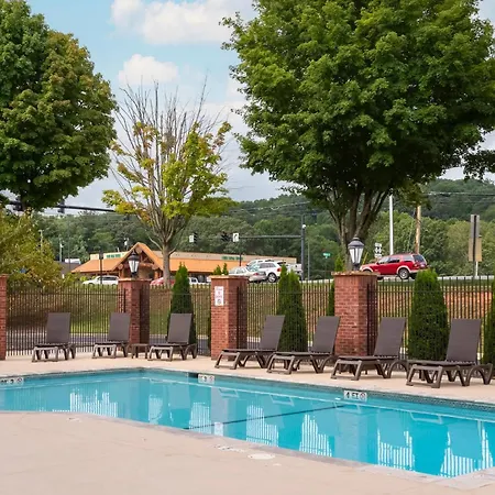 Comfort Suites Outlet Center-2