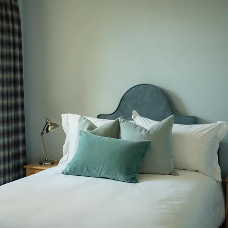 Outwood House-2