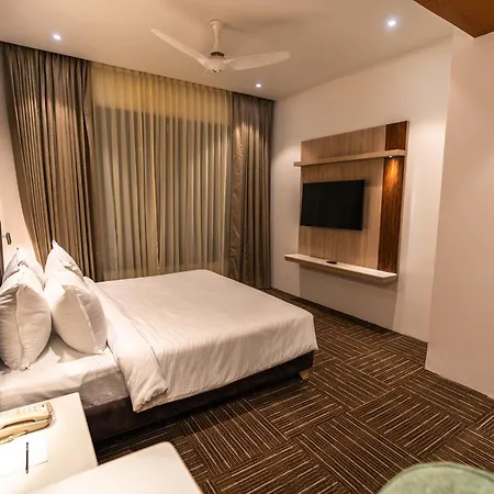 Clarks Inn Express Ayodhya-3