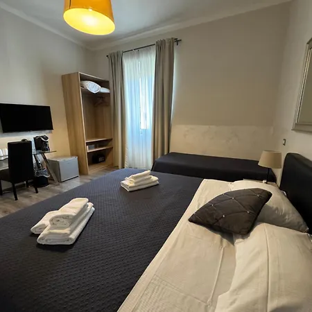 Rhs Rienzo Suites Guesthouse-3