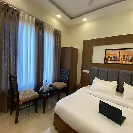 Hotel Woodlark Zirakpur Chandigarh !! Top Rated & Most Awarded Properties In Tricity !!-3