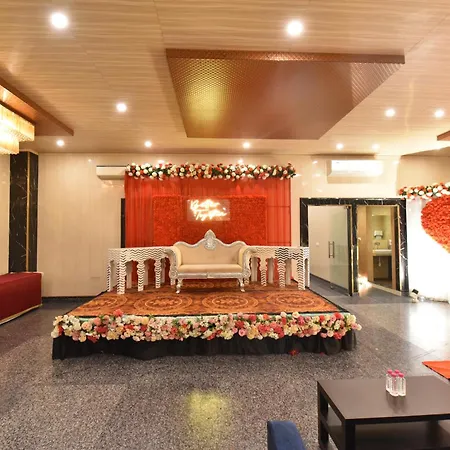 Foxoso Fiori - A Corporate Hotel-2