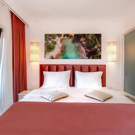 Hotel Luxe-2