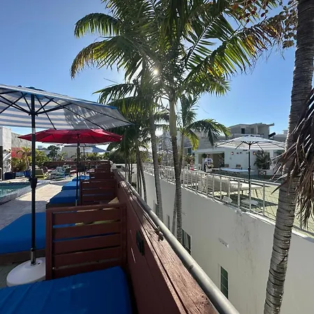 Maxine'S Dorset Catalina Hotel-2