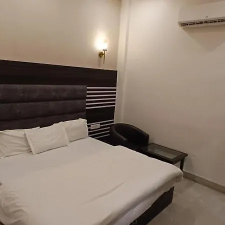 Hotel Lovely-2