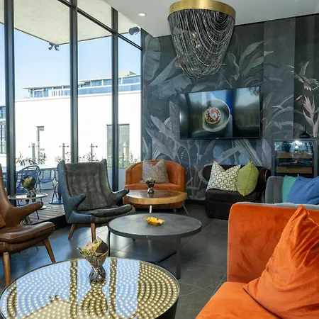 One Rosebank Executive Apartment Hotel-2