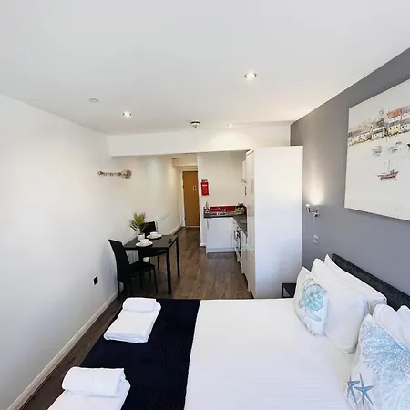 Fox House - Studio Hotel Apartments-2