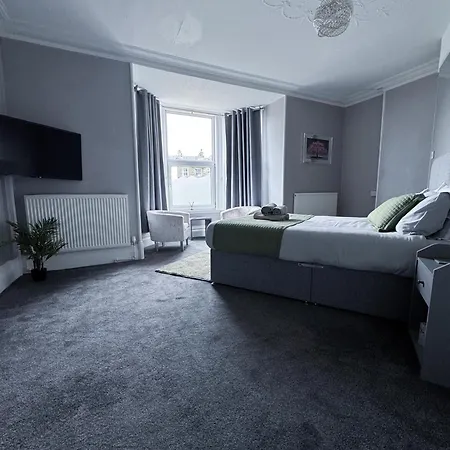 Thornleigh Guest House - Free On Street Parking-3