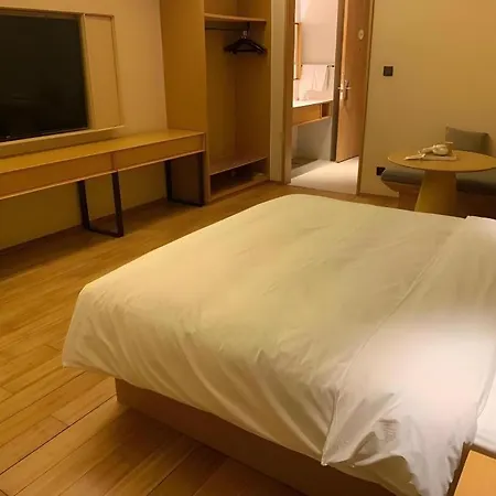 Ji Hotel Shanghai The Bund Tiantong Road-2