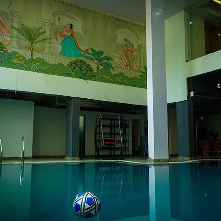 Hotel Jaisal Inn- Swimming Pool- Fort View Pure Veg Restaurant-3