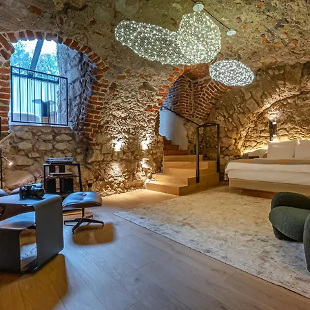 Nomadic Urban Premium Suites-2