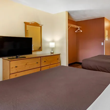 Suburban Studios Albuquerque Uptown-3