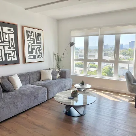 Westwood Penthouse 3 Bedroom 2 Bath W Gym, Balcony, Parking-2