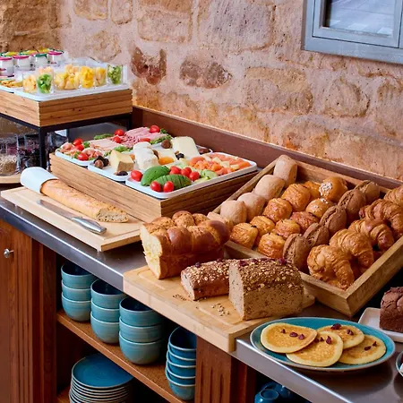 Le Relais Saint Honore-3
